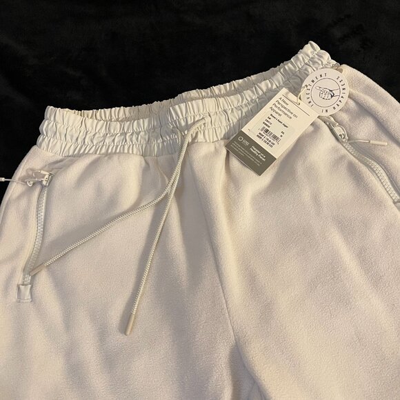 Vuori Aspen Jogger Wind Pro White NWT M - Picture 4 of 10